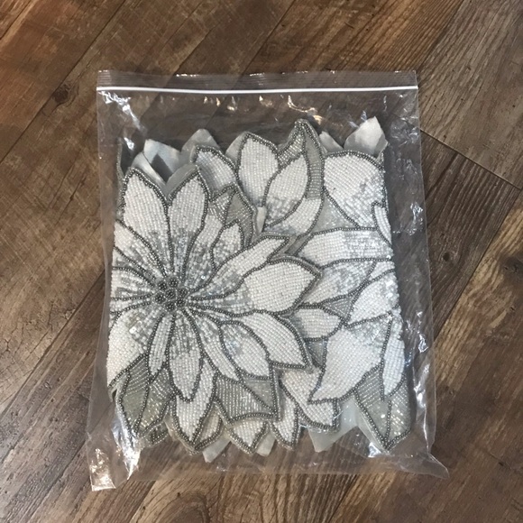 NWT Beaded Runner - Picture 2 of 3